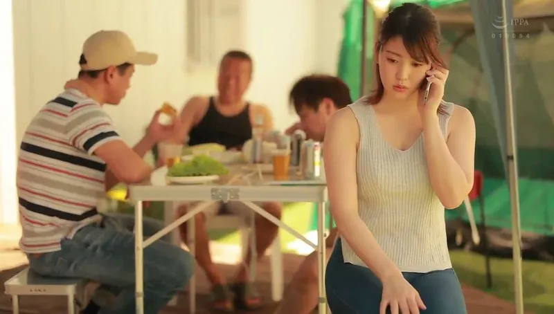 ông xã khờ để cô vợ tham gia sự kiện cắm trại với mấy gã gần nhà và cái kết