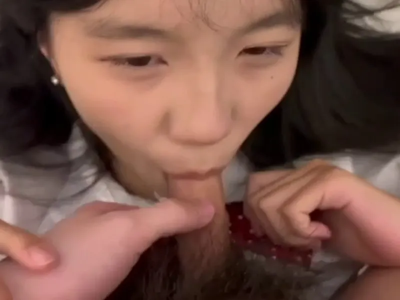 Em loli dễ thương mút buồi biến em thành con đào dam dang p2